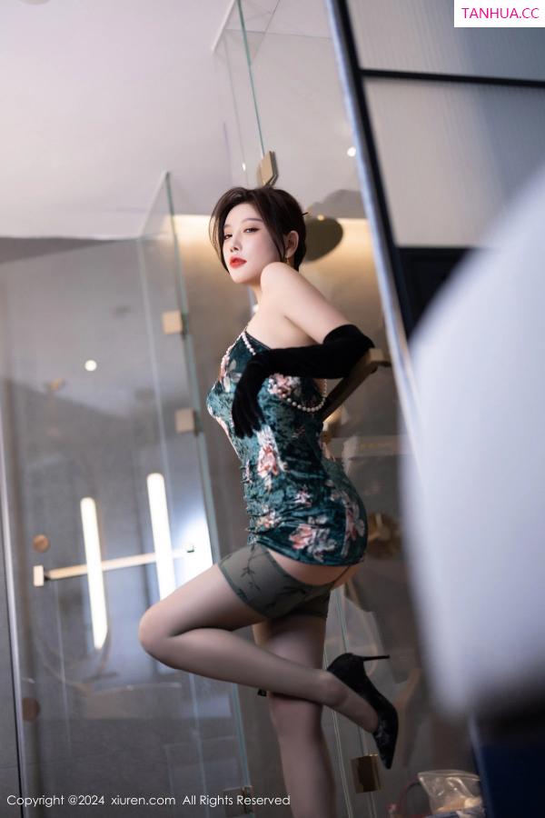 杨晨晨 sugar小甜心CC [XiuRen]高清写真图 2024.09.14 No.9165 杨晨晨Yome 黑丝美腿第11张图片